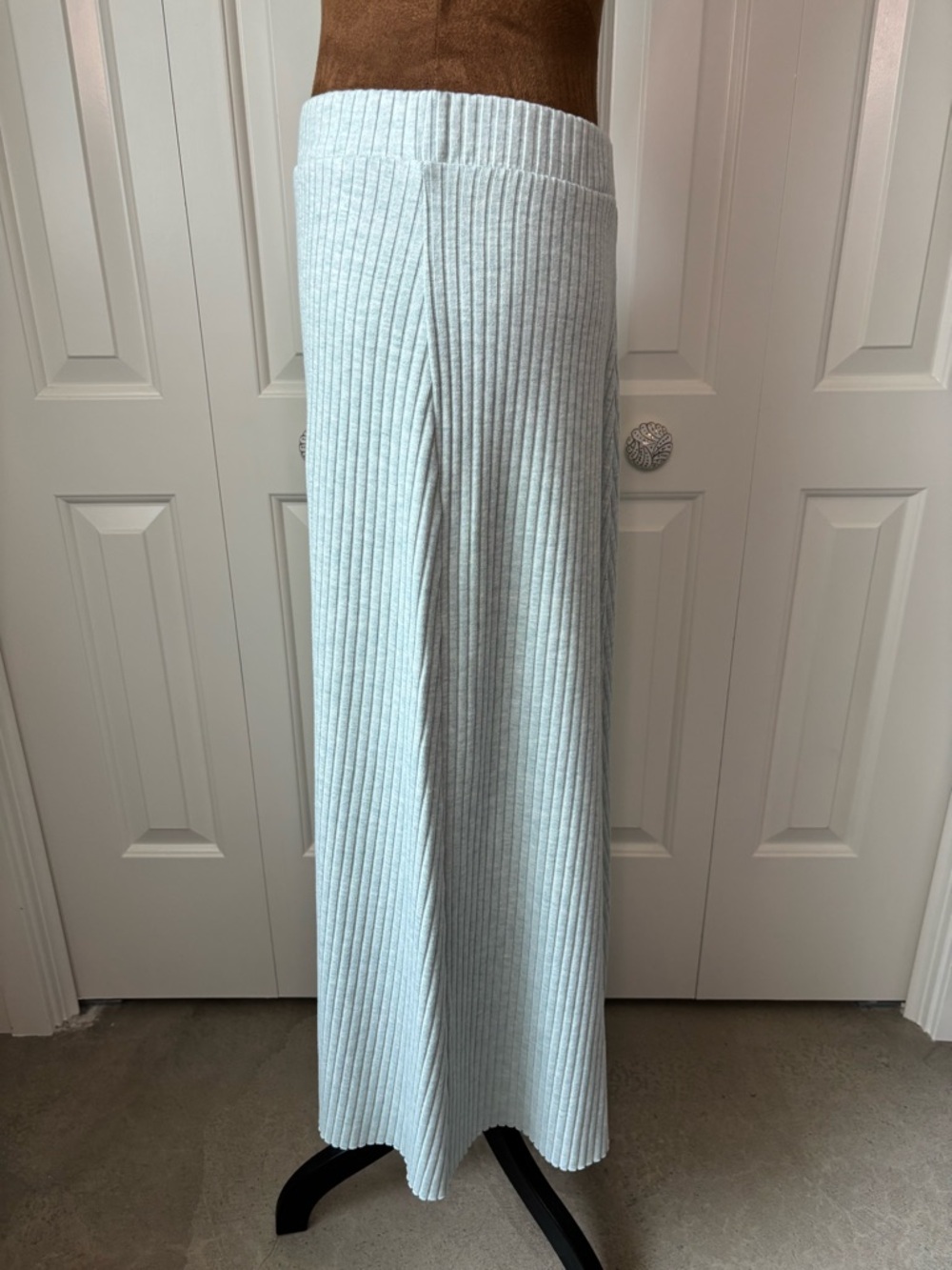 Zara Seafoam Ribbed Knit Maxi Skirt, Size Large - Picture 5 of 10
